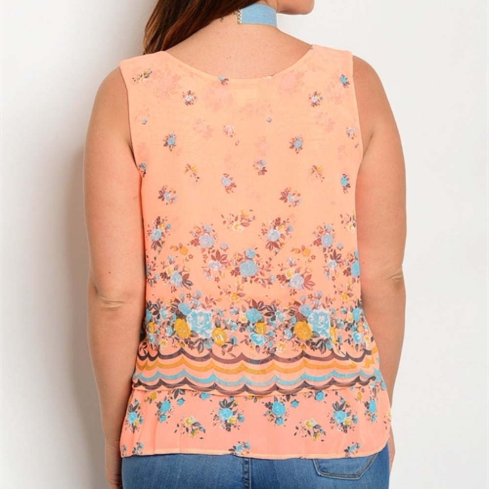 PLUS SIZE PEACH FLORAL TOP - Picture 2 of 2